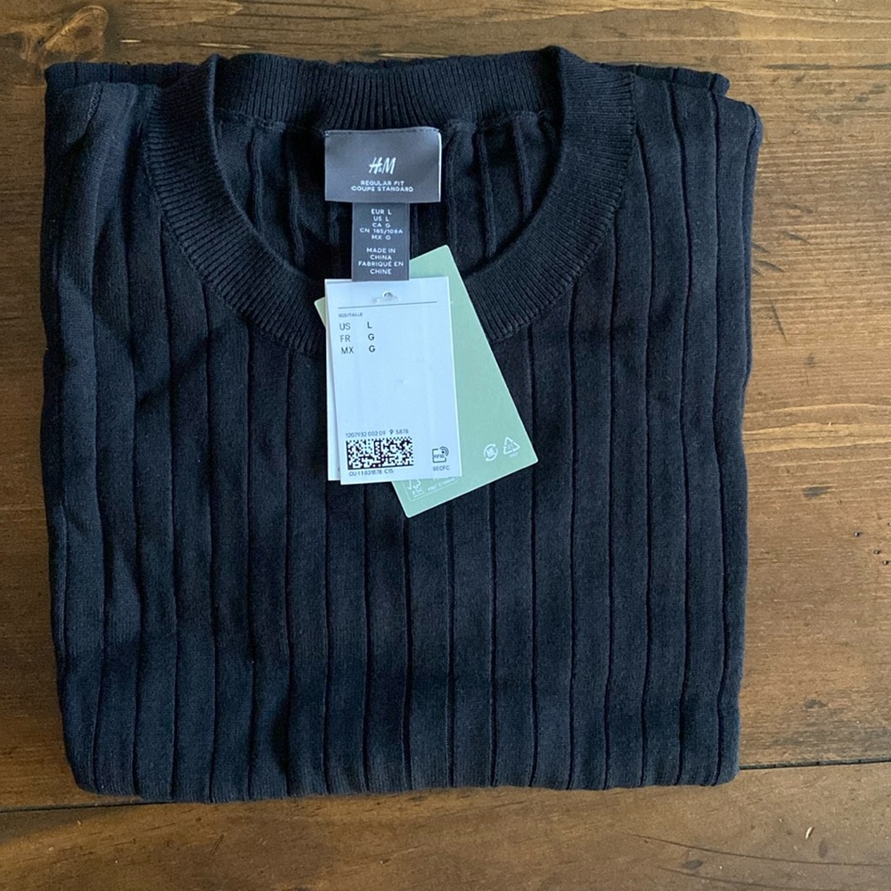 H & M Black Short Sleeve Men’s Sweater